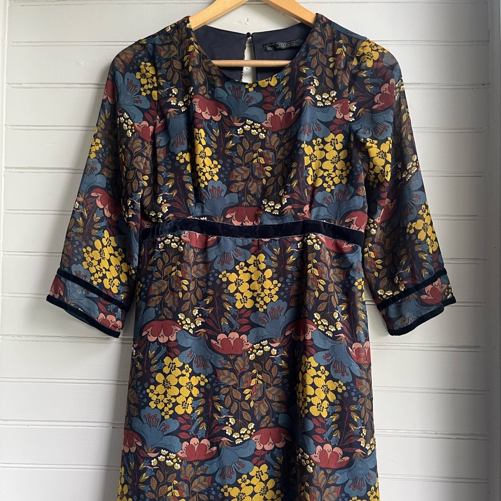 Floral Patterned Mini Dress w/ Velvet Detailing